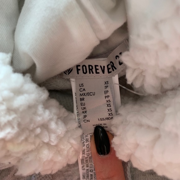 COZY SHERPA LINED HOODIE 🖤 - Picture 3 of 4